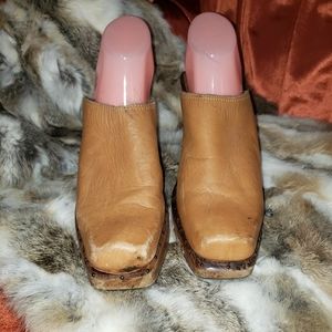 Vintage Mia leather platforms clogs